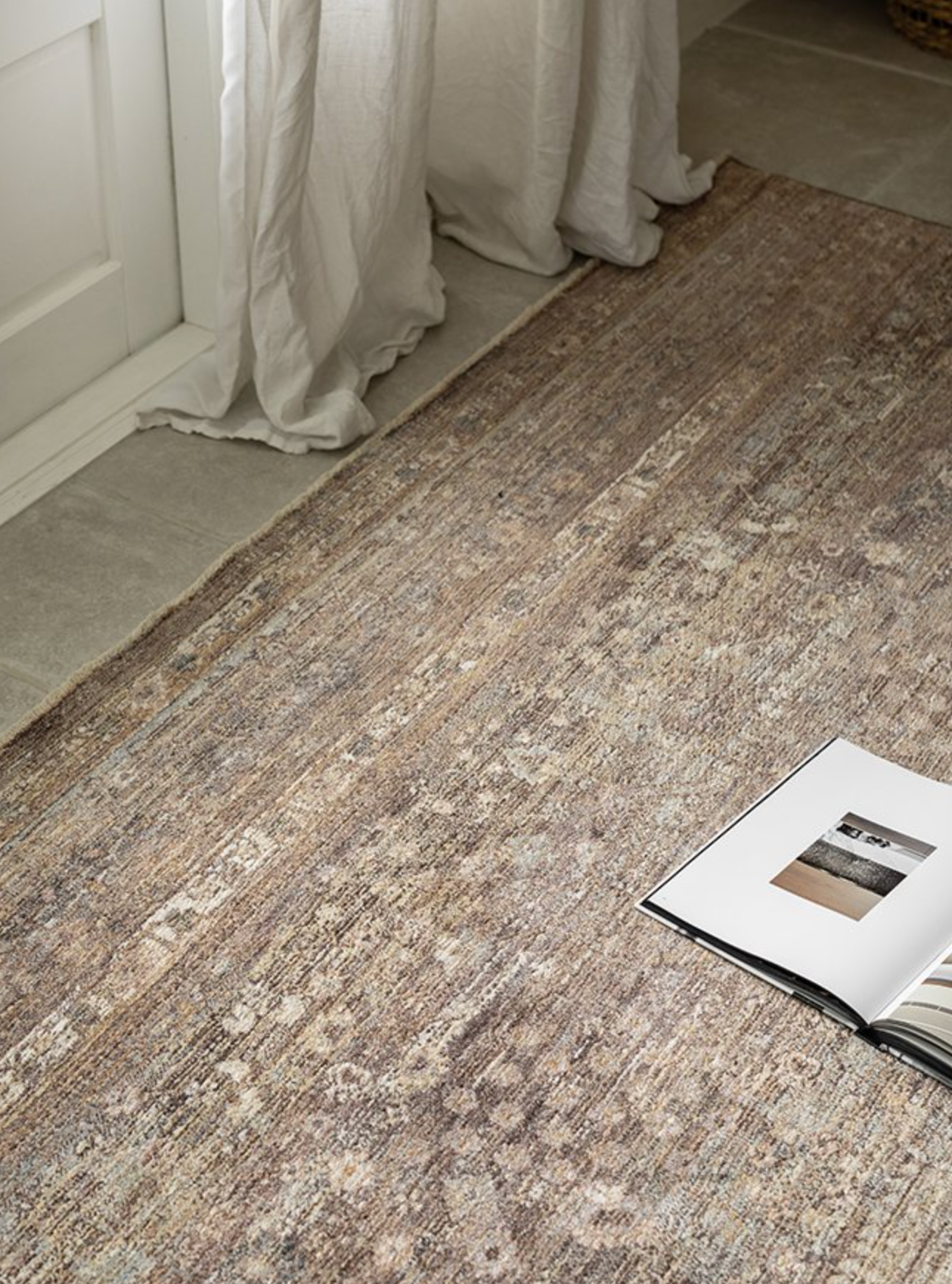 Sutton Traditional Rug